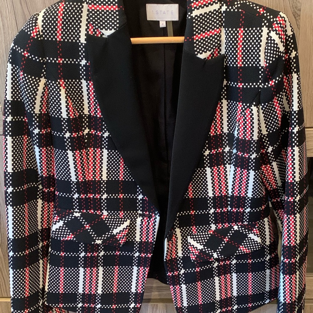 Beautiful blazer with plaid detailing